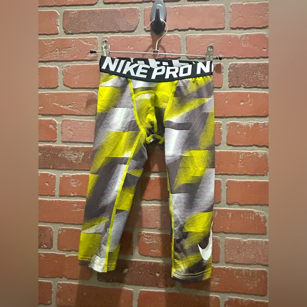 Nike boys Pro compression tights,black,bright yellow/green size S (5-6)